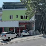 Oyo Life 92877 Hotel Rainbow 7296