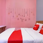 Oyo Life 92877 Hotel Rainbow 7296