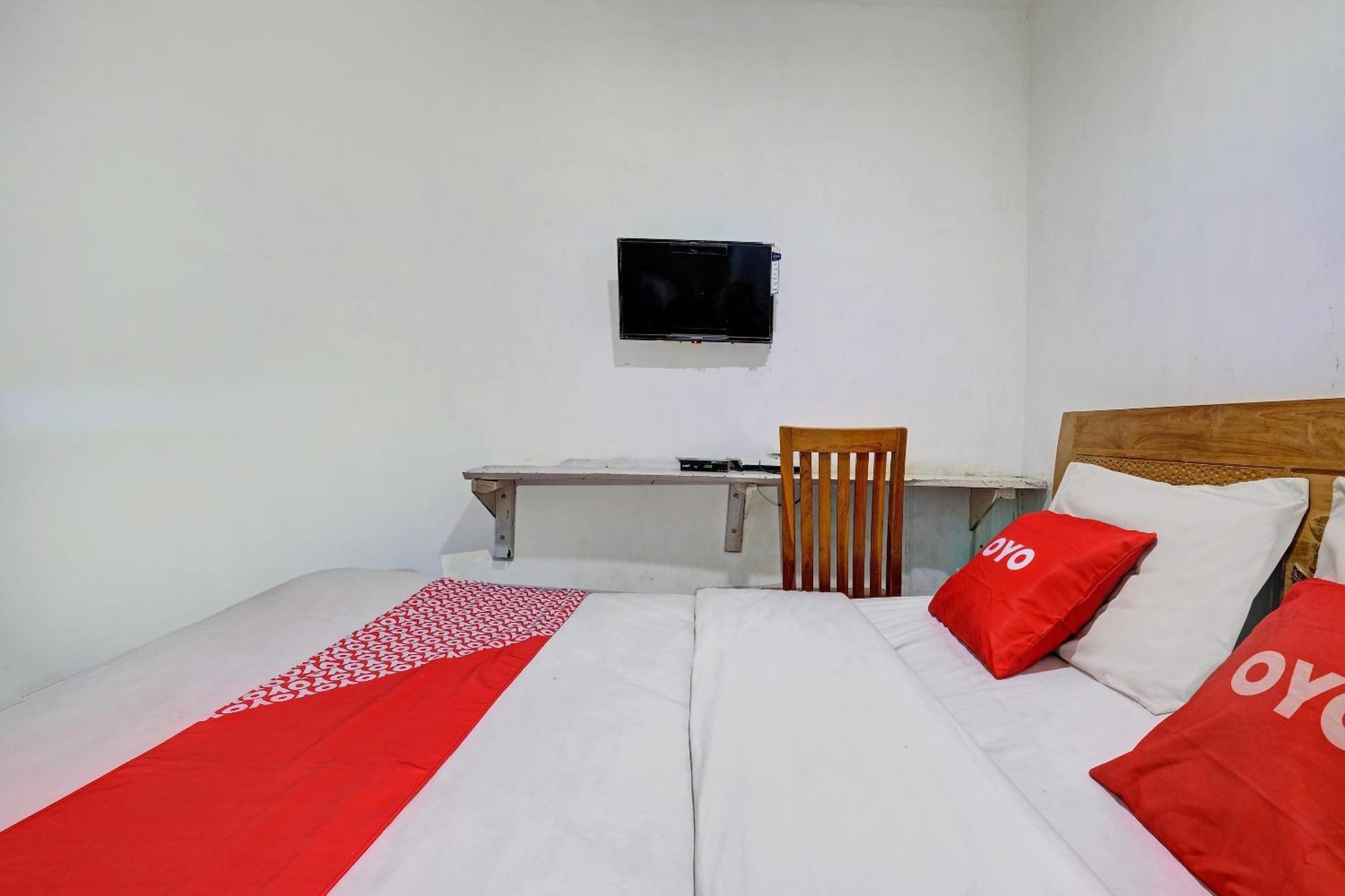 Hotel Oyo Life 92877 Rainbow 7296 Semarang